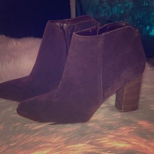 Women’s chunky heeled purple bootie size 7.5
